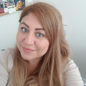 Meet your Posher, Raquel